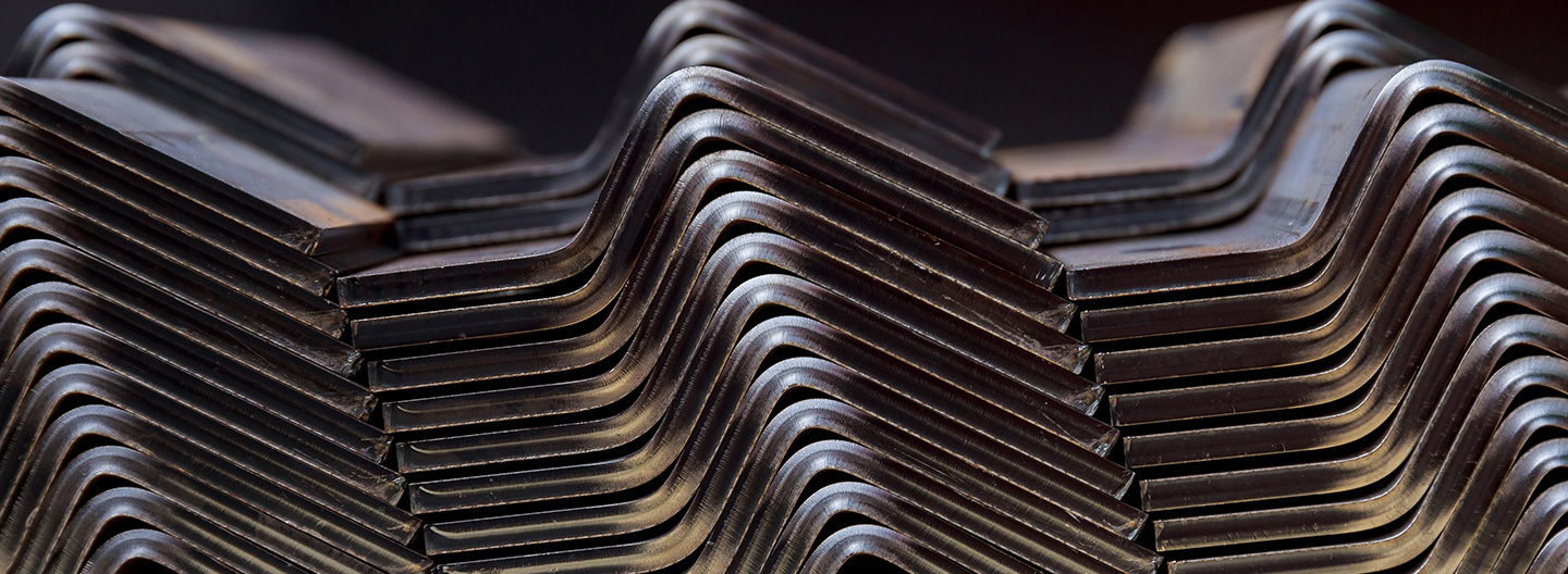 Service de poinçonnage et emboutissage.